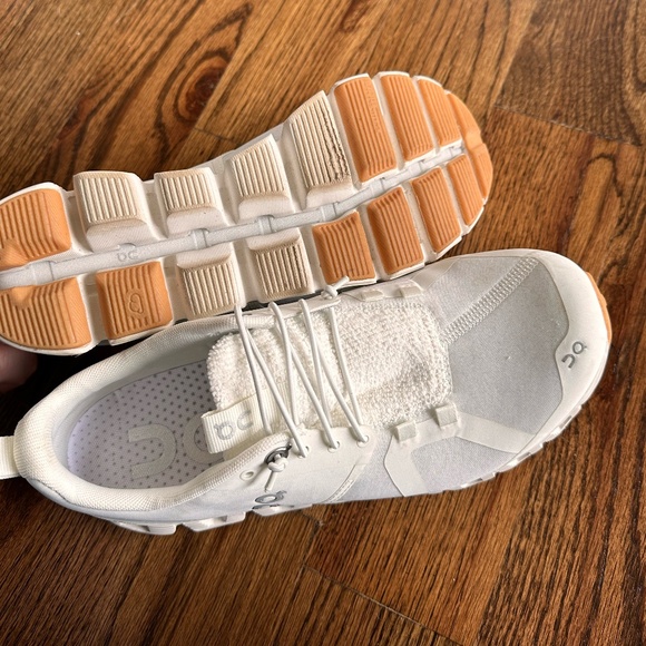 On Cloud Women's Shoes White Sand Size: 7.5 - Picture 5 of 5